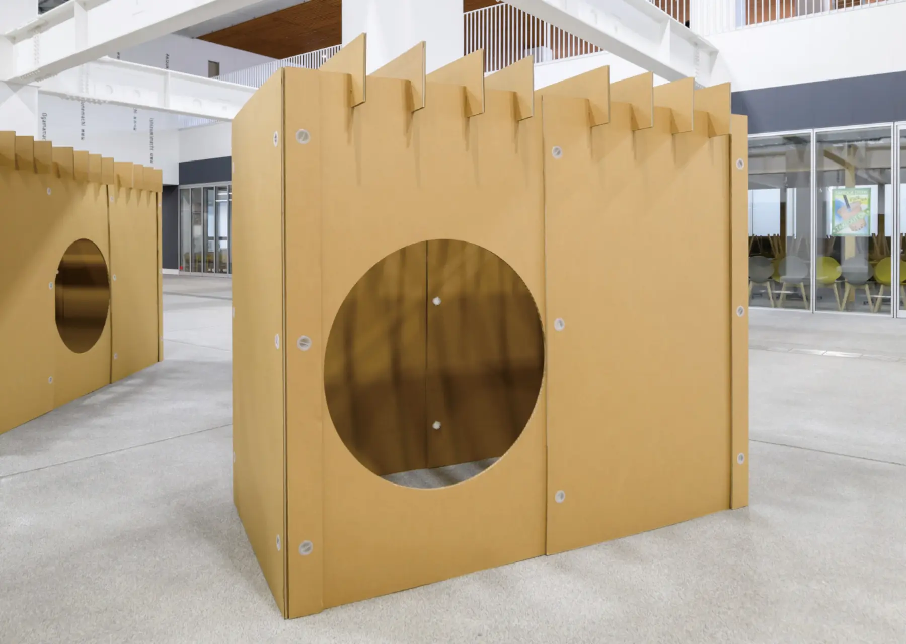 Reinforced Cardboard Shelter p.470–471